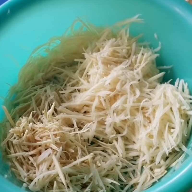 Bước 1 Sơ chế các loại nấm và rau củ Bò viên chay từ nấm và rau củ