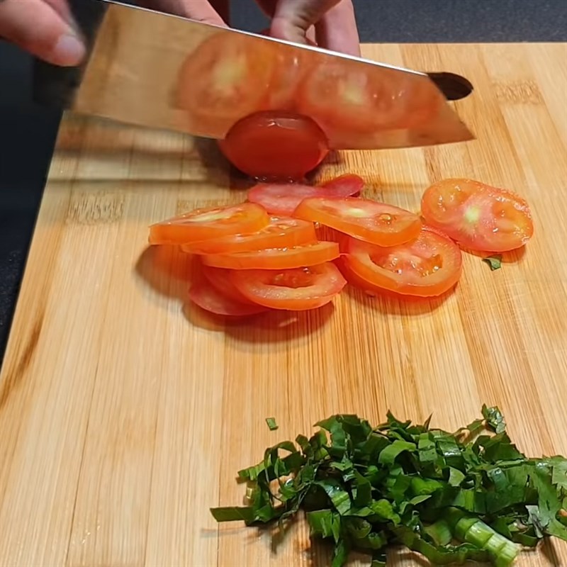 Bước 1 Sơ chế các loại rau quả Gỏi mì căn xà lách cà chua