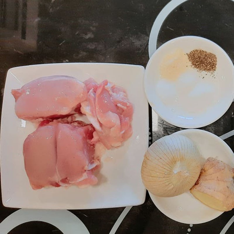 Bước 1 Sơ chế các nguyên liệu Thịt gà băm xào gừng