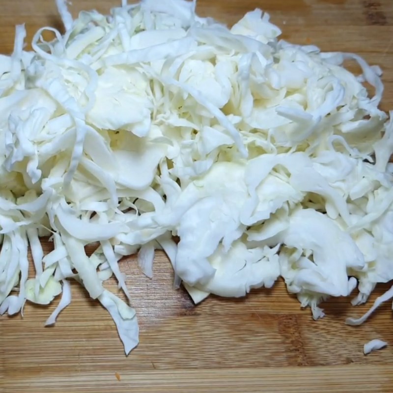 Bước 1 Sơ chế các nguyên liệu Gỏi bắp cải cà rốt sườn chay