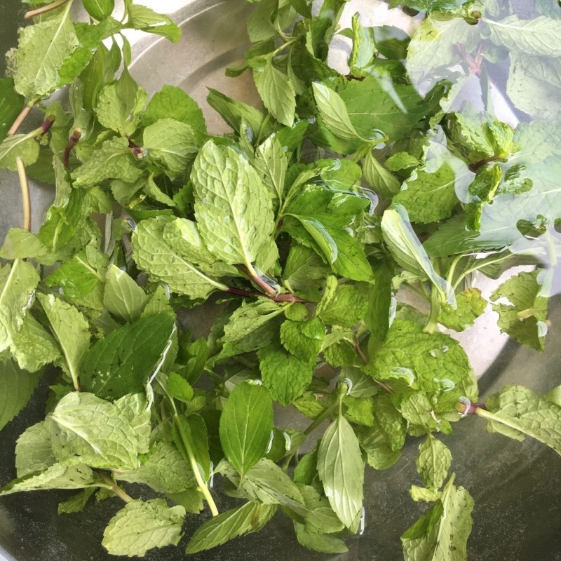 Bước 2 Sơ chế các nguyên liệu Cá ngừ kho thơm ăn với bún