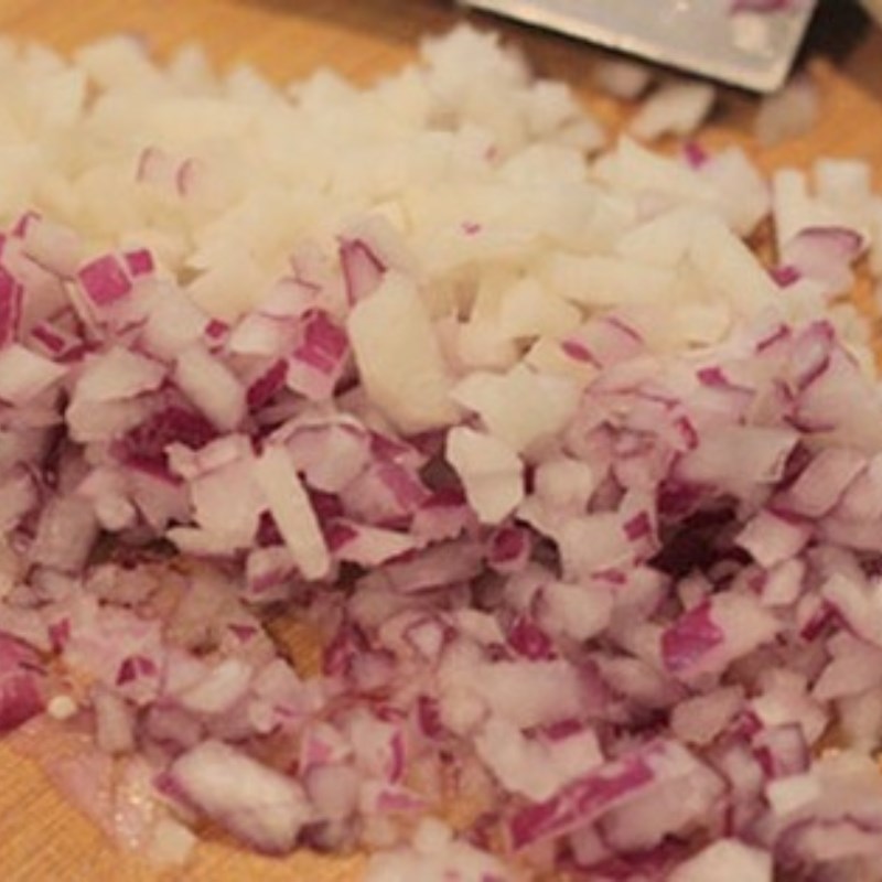 Bước 1 Sơ chế thịt gà Súp kem ức gà xào