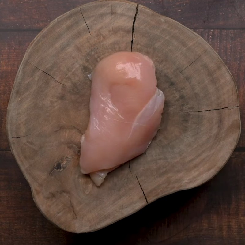 Bước 1 Sơ chế thịt gà Súp kem ức gà xào