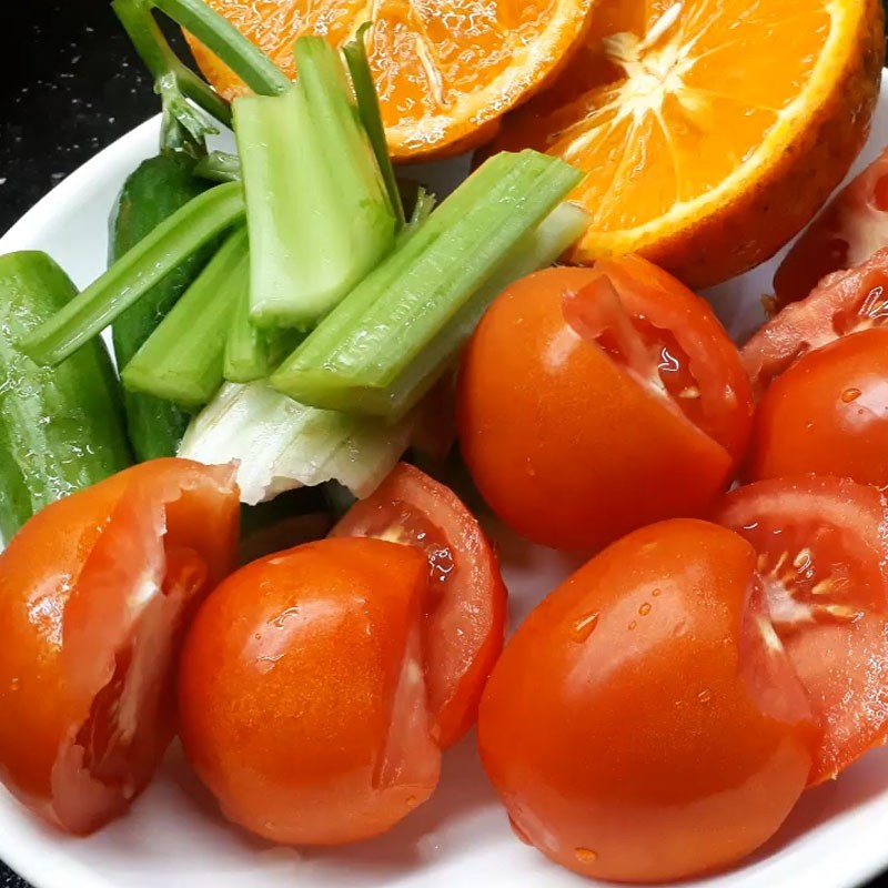 Bước 1 Sơ chế nguyên liệu Nước ép cà chua cam cần tây