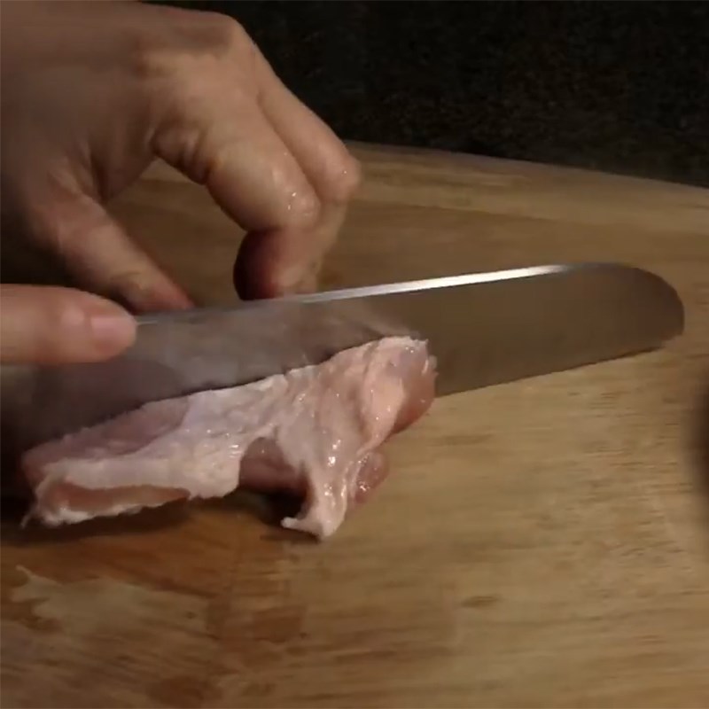 Bước 1 Sơ chế nguyên liệu Thịt heo nướng giấy bạc bằng nồi chiên không dầu