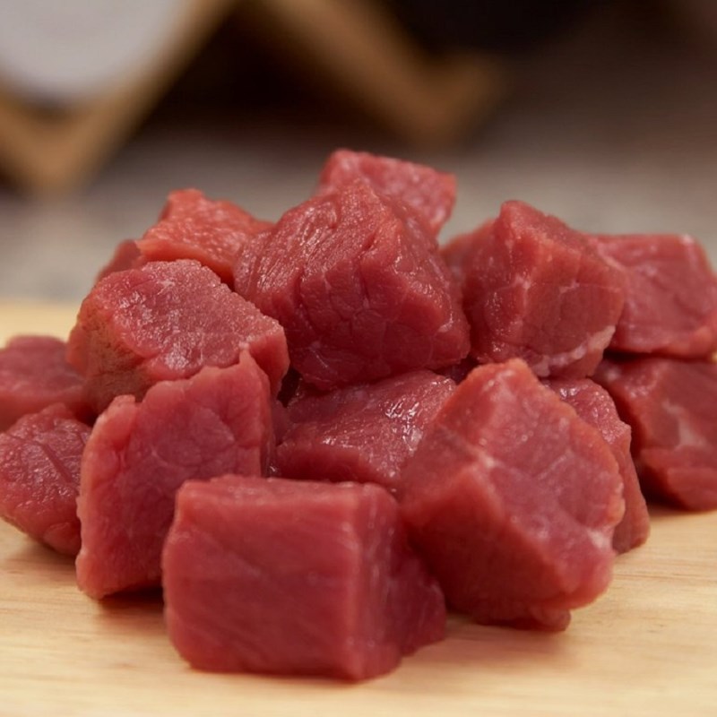 Bước 1 Sơ chế thịt bò Thịt bò hầm cà rốt
