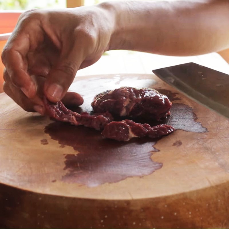 Bước 2 Sơ chế và ướp thịt trâu Thịt trâu hấp sả