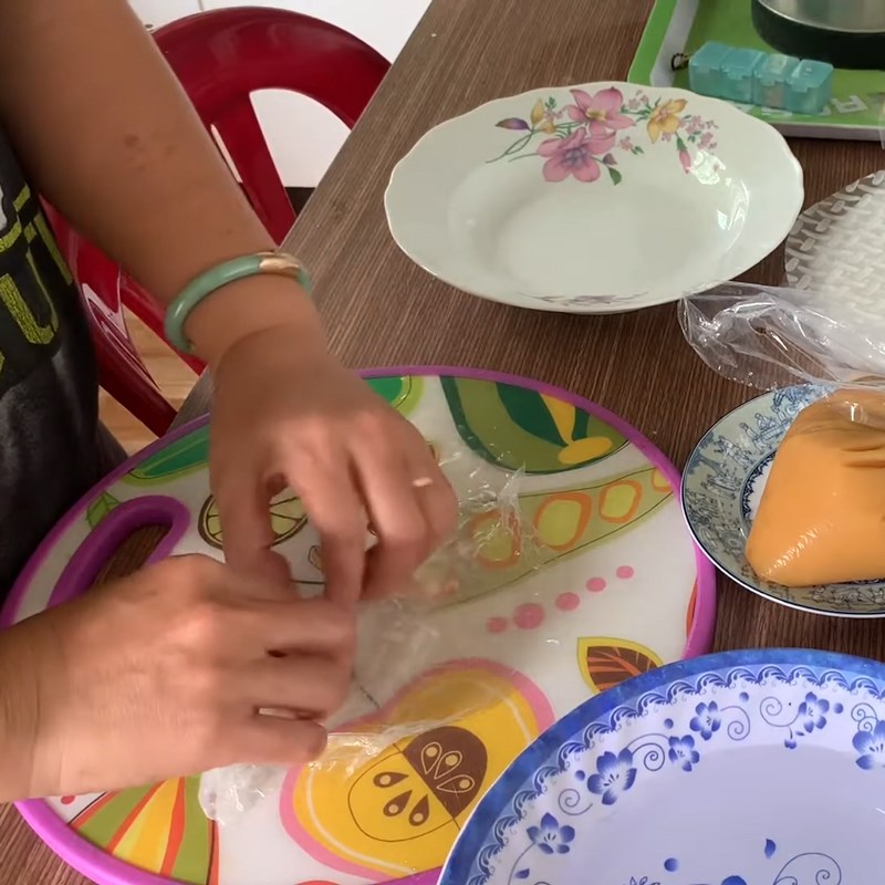 Bước 1 Tạo hình trân châu Trân châu đường thốt nốt bằng bánh tráng