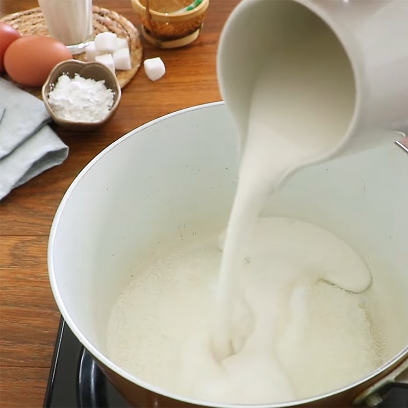 Bước 3 Nấu hỗn hợp nước cốt dừa Bánh tai yến