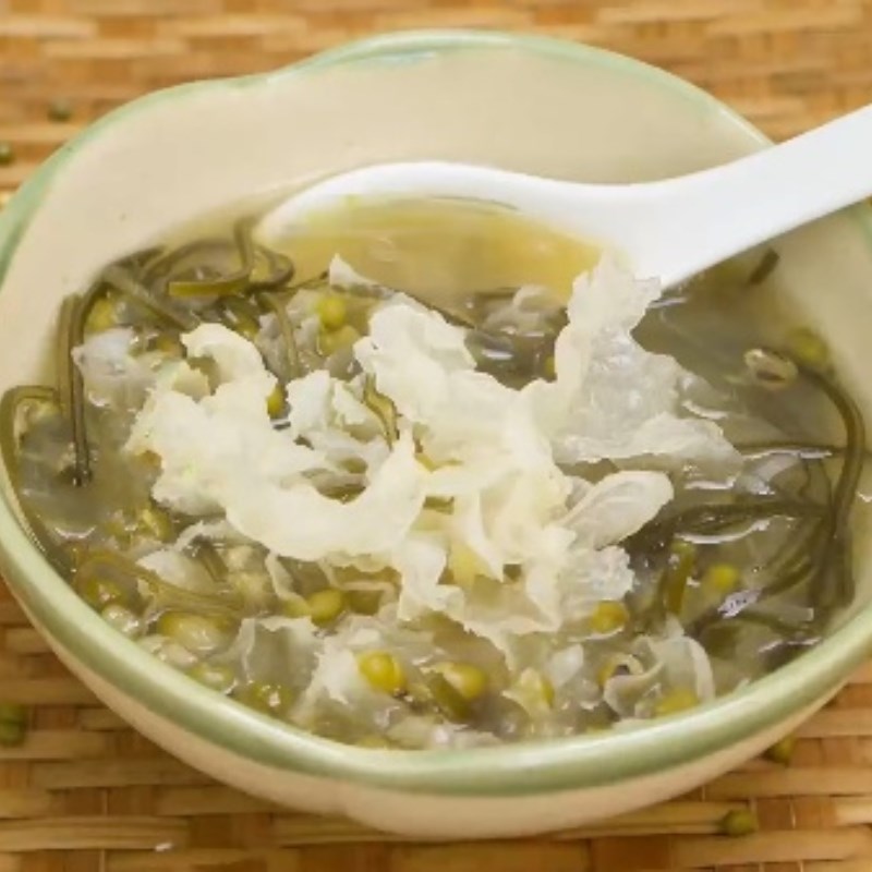 Bước 4 Thành phẩm Chè đậu xanh phổ tai nấm tuyết bằng nồi cơm điện