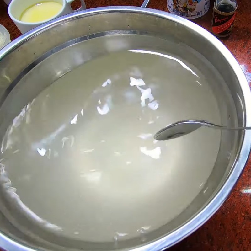 Bước 1 Trộn bột rau câu Bánh Trung Thu rau câu socola nhân bánh flan