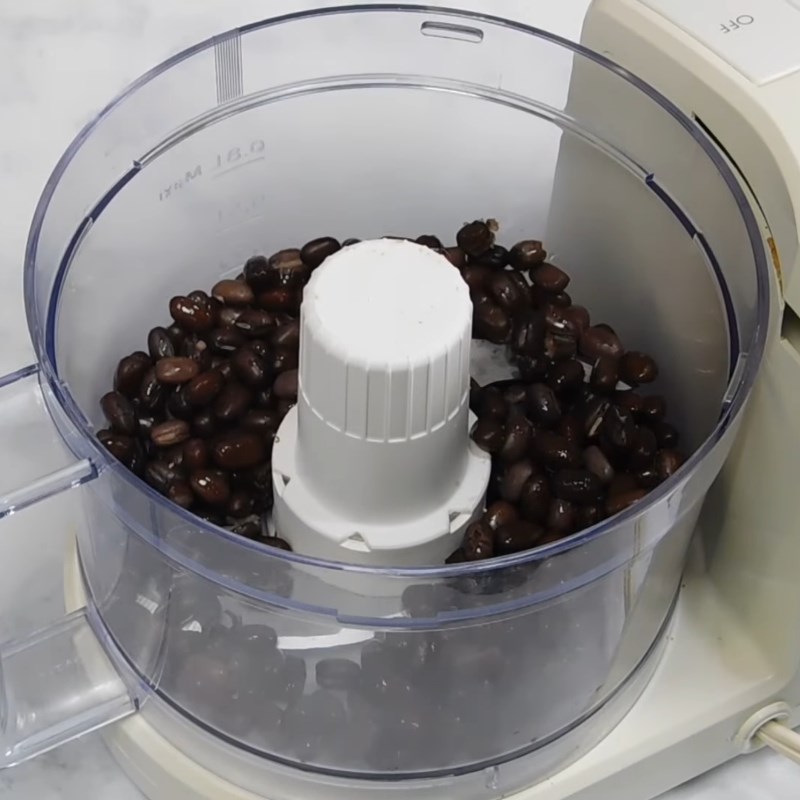 Bước 2 Luộc và xay đậu đỏ Pudding đậu đỏ nước cốt dừa