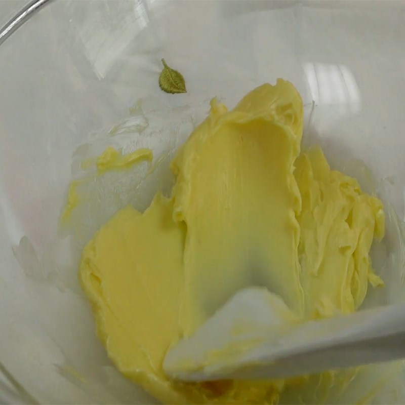 Bước 1 Trộn hỗn hợp bơ trứng Bánh quy kem socola