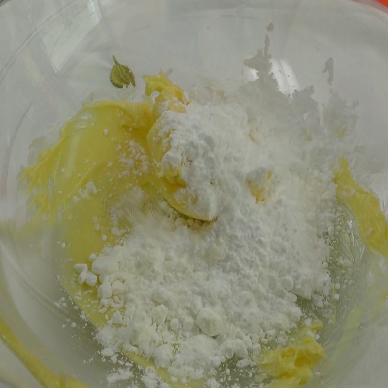 Bước 1 Trộn hỗn hợp bơ trứng Bánh quy kem socola