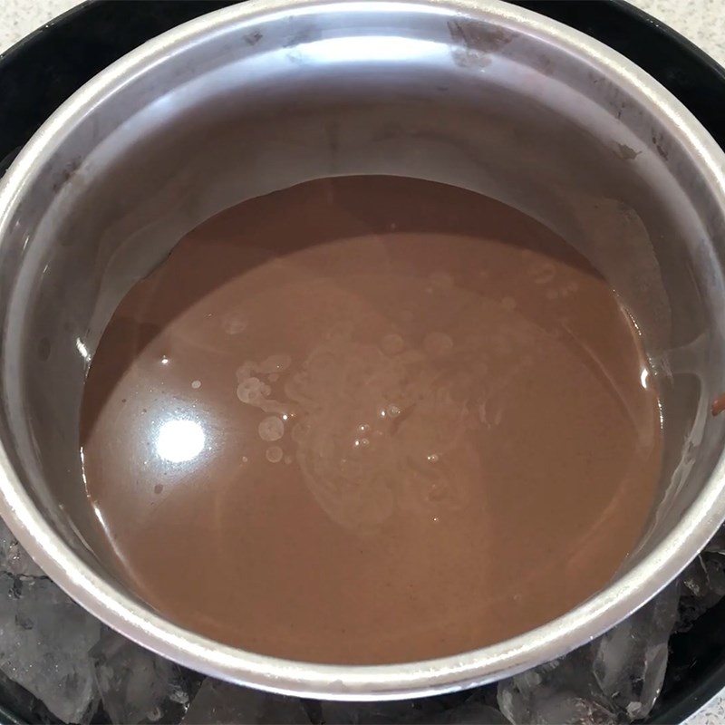 Bước 5 Đánh bông hỗn hợp kem gelato socola Kem Ý gelato socola