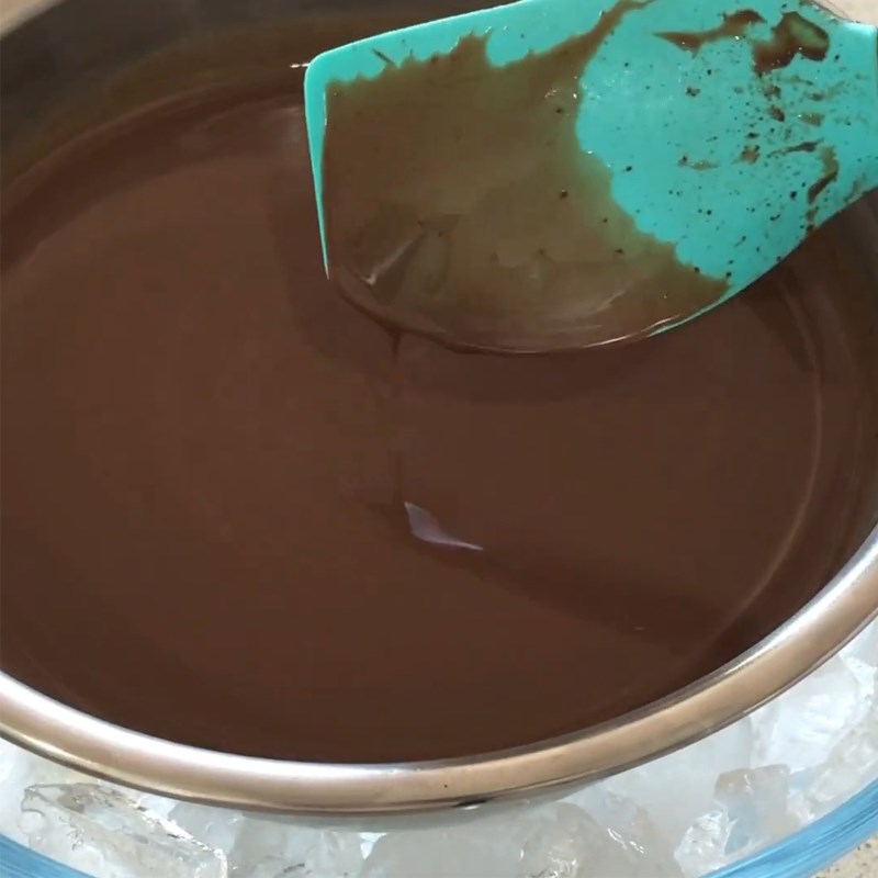 Bước 3 Trộn socola với hỗn hợp kem sữa Kem Ý gelato socola
