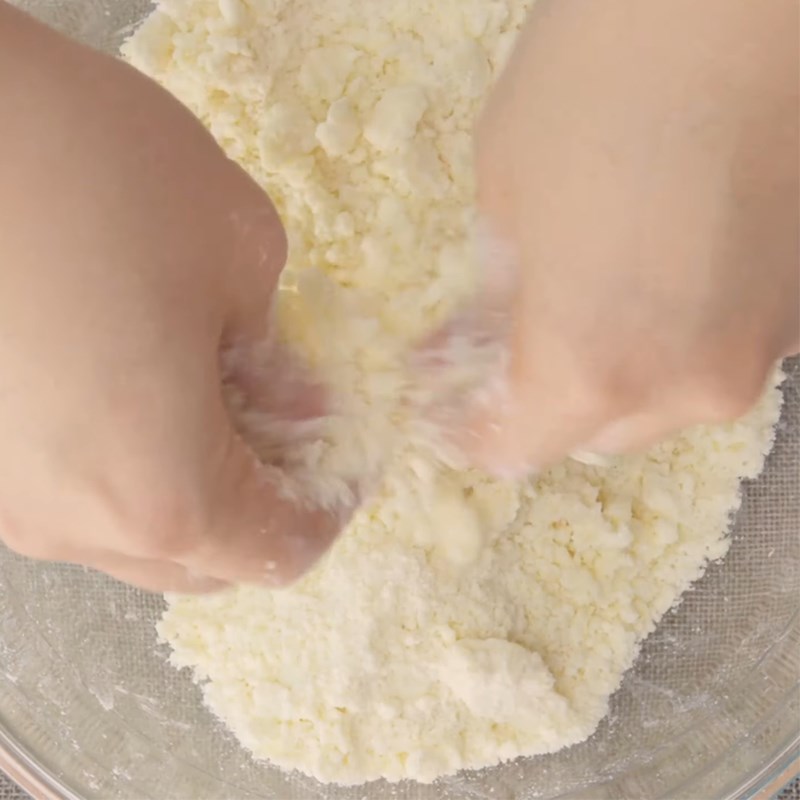 Bước 1 Trộn và nhồi bột làm đế bánh Bánh tart mận hạnh nhân