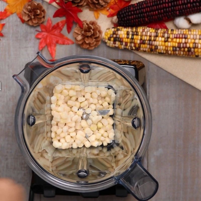 Bước 2 Xay sinh tố bắp với chuối Sinh tố bắp với chuối