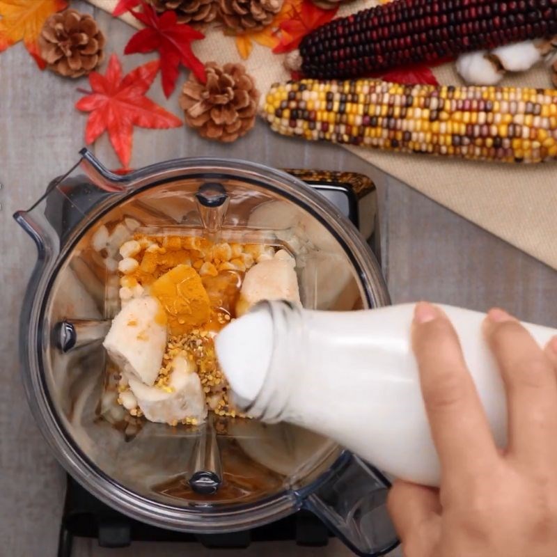 Bước 2 Xay sinh tố bắp với chuối Sinh tố bắp với chuối