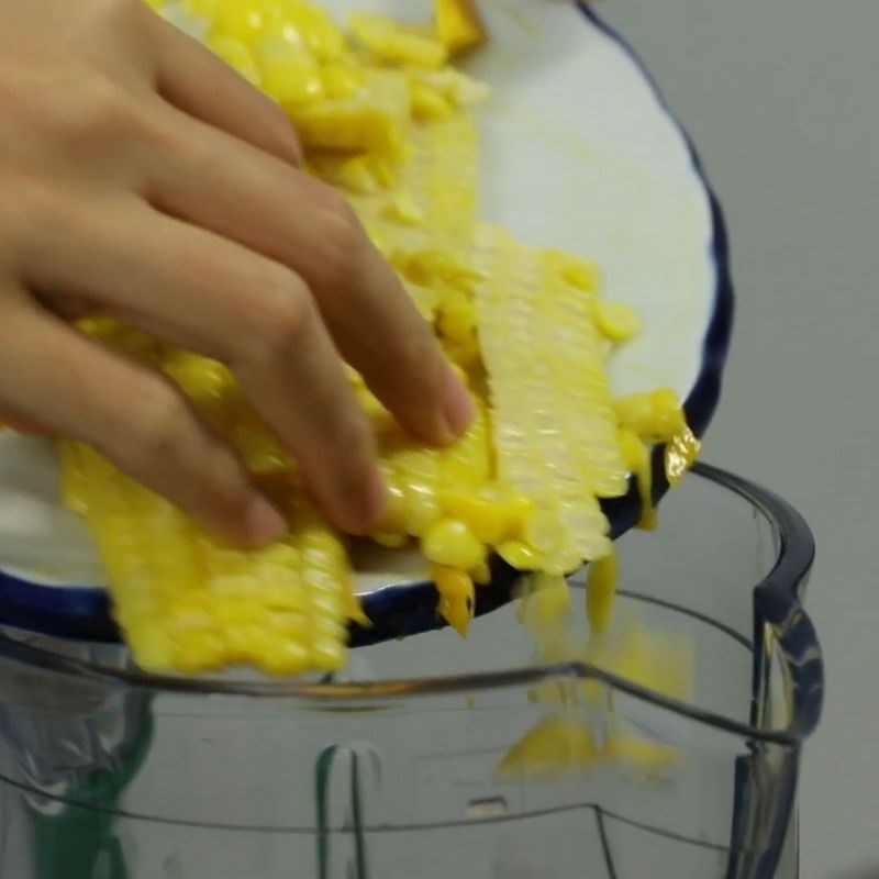 Bước 2 Xay sinh tố bắp với xoài Sinh tố bắp với xoài