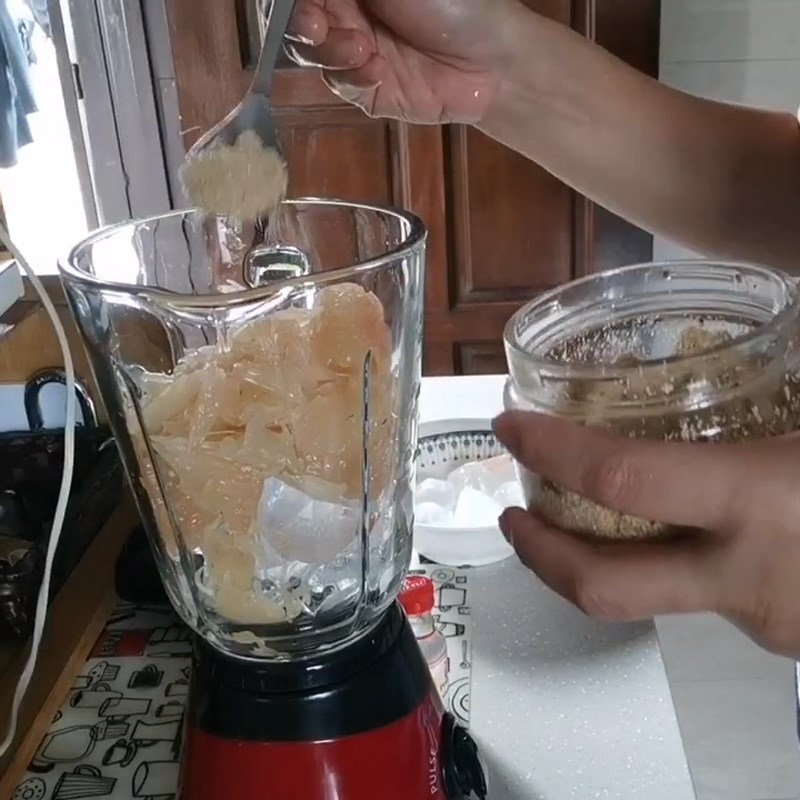 Bước 2 Xay sinh tố bưởi Sinh tố bưởi
