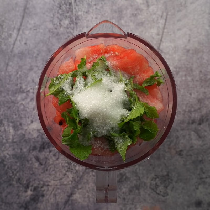 Bước 2 Xay và lọc nước dưa hấu bạc hà Nước ép dưa hấu bạc hà