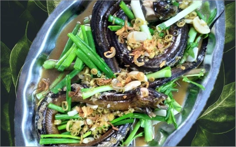  Lươn um rau ngổ