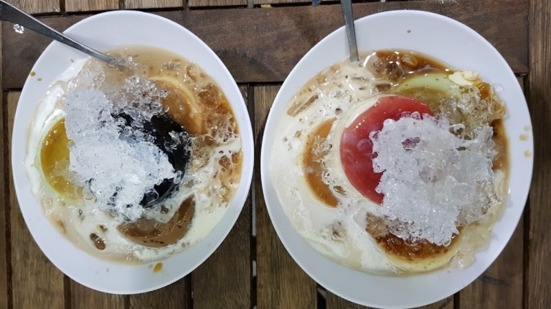 Quán Bánh Flan Quen Mà Lạ 