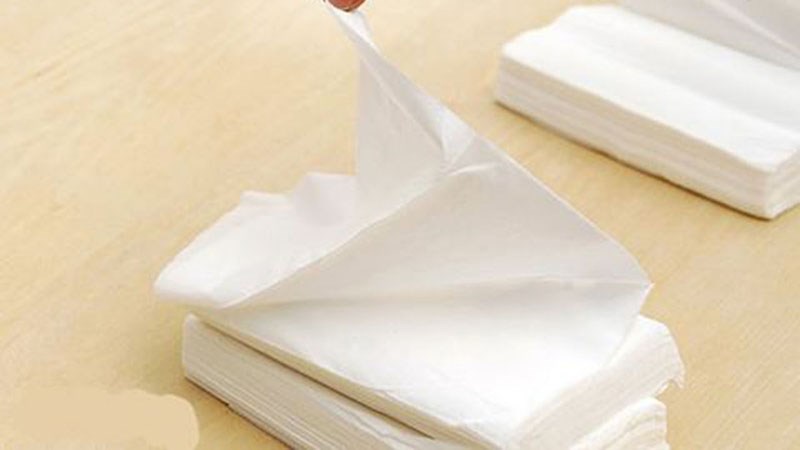 Khăn giấy kh&ocirc; l&agrave;m cho đường kh&ocirc;ng bị v&oacute;n cục