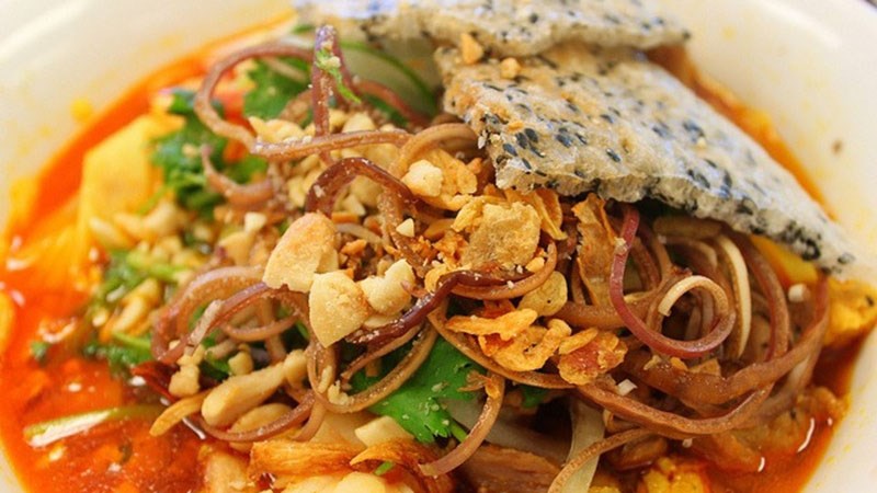 Mì quảng chả cá