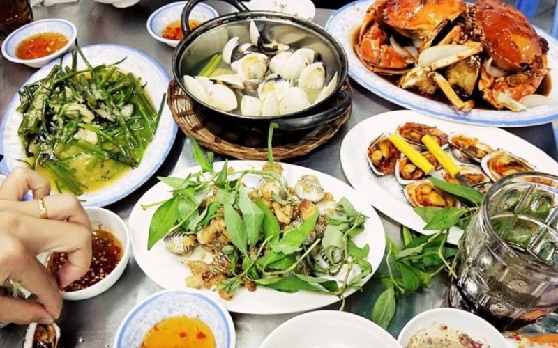 Món ăn tại Quán Ốc Hai Lùn (1)