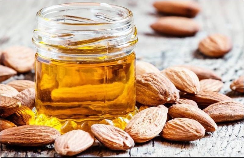 Dầu hạnh nhân và dầu chứa vitamin E