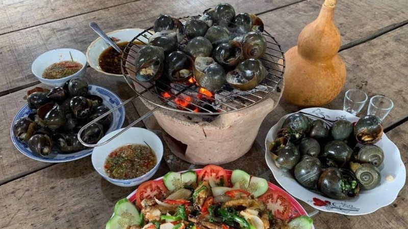 Ốc bươu nướng tiêu