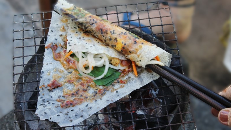 Bánh tráng nướng mắm ruốc