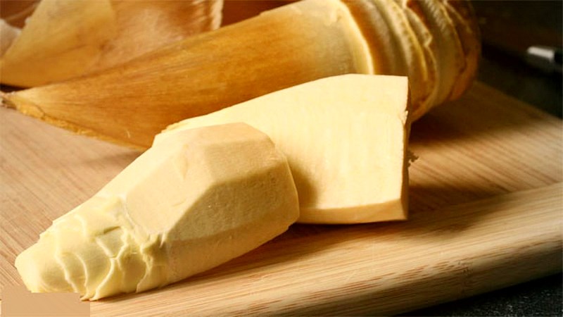 Măng tươi c&oacute; độ gi&ograve;n nhất định