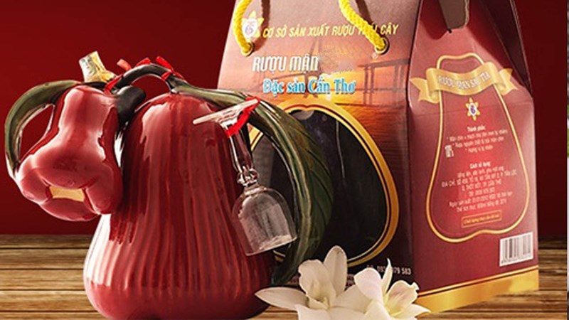 Rượu mận Cần Thơ
