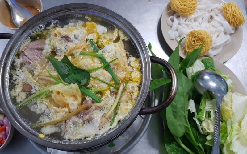 Quán Lẩu bò Sáu Hưng 