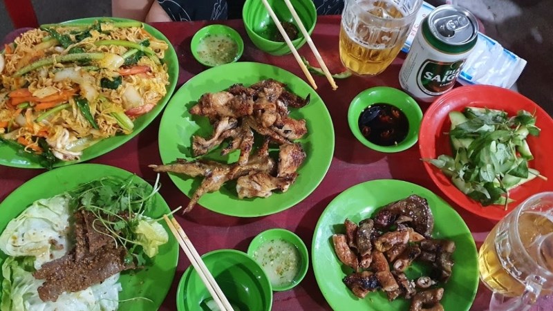 Quán Chân gà nướng Cô Hiền 
