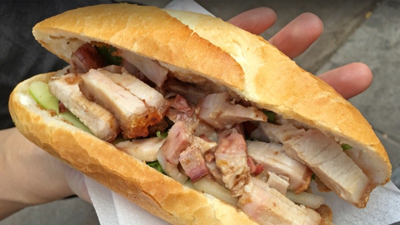 Quán Bánh Mì Hồng Hoa