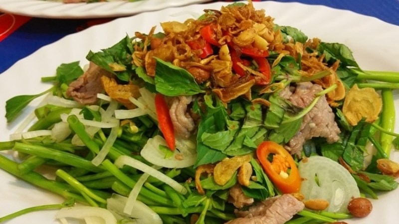 Bò tái me