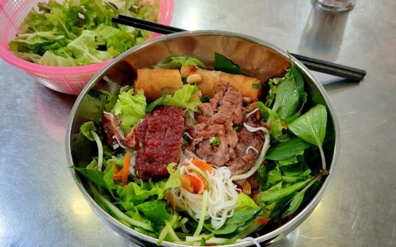 Món ăn tại Quán Bún Thịt Nướng Kiều Bảo 