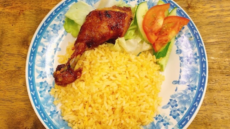 Quán Cơm Gà Xối Mỡ