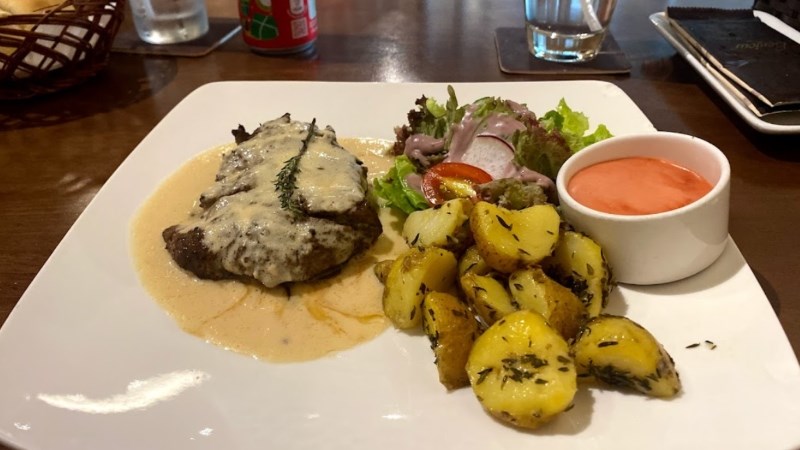 Nhà hàng Bonjour Resto' 
