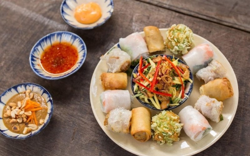 Món ăn tại Nhà hàng Bụi Garden 