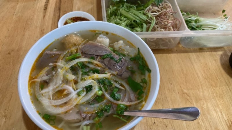 Quán Bún Bò Đông Phong