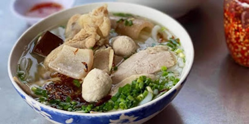 Quán Bánh Canh Bà Tám Chợ Cầu