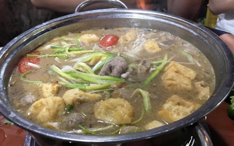 Quán Đồ Nướng Gầm Cầu
