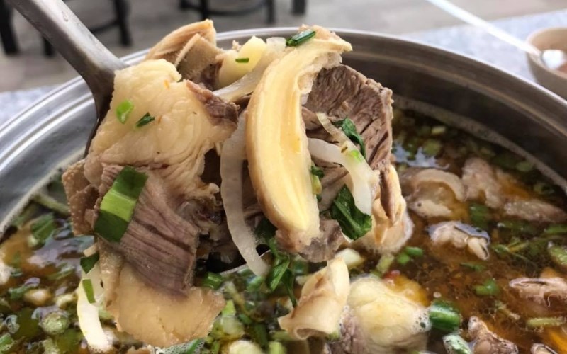 Quán Lẩu Bò Ớt Hiểm
