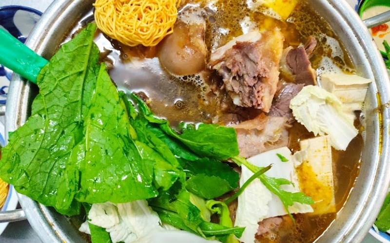 Quán Lẩu Bò Nhà Gỗ - Lẩu Bò Ba Toa