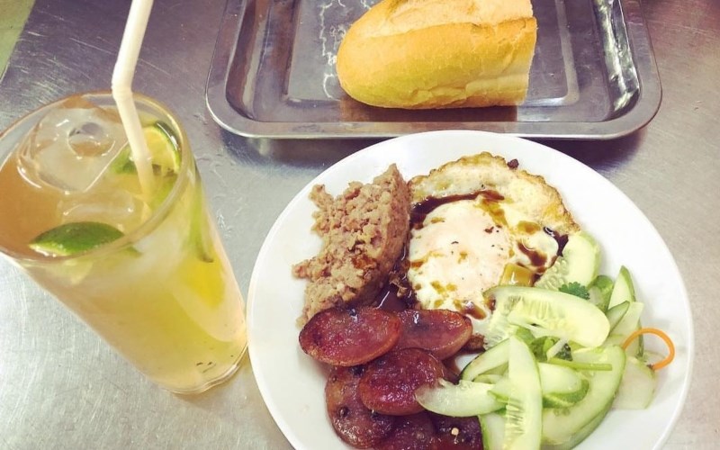 Quán Bánh Mì Phố Cổ